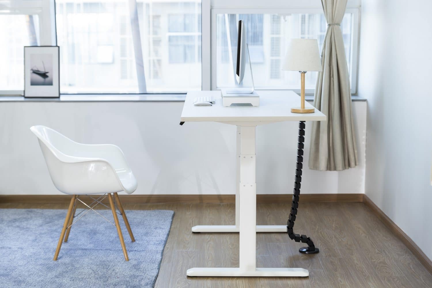 Mesa para escritório Mesa SlikDesk High ambientada 2